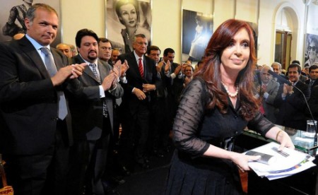 Economia Con la inflación al cuello, los gobernadores ruegan por fondos ENOJOS CON LA ROSADA Y MENTIRAS DE PATAS CORTAS